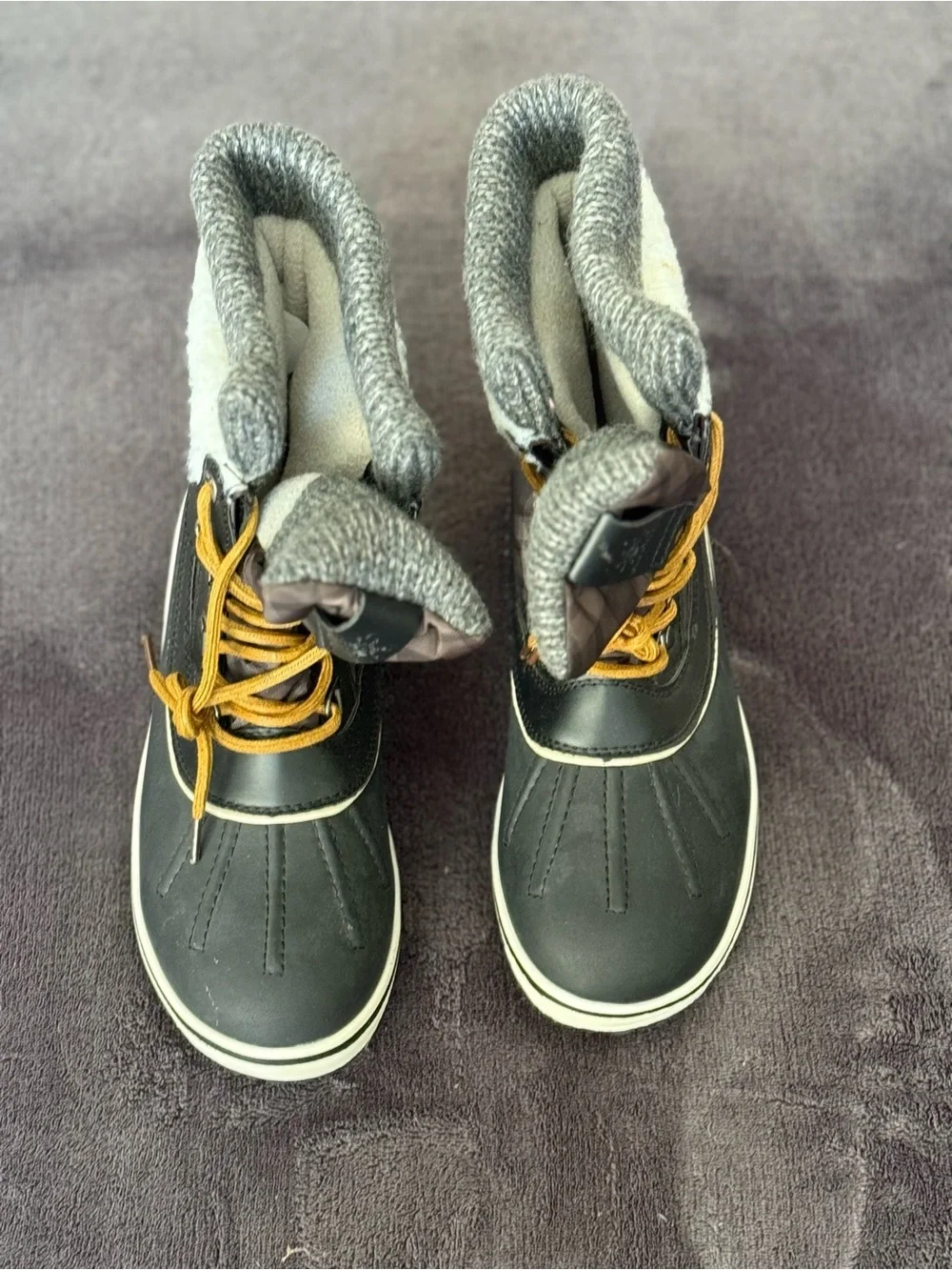 Global Win Black and Gray Women's Insulated Winter Lace-Up Boots with Tan Laces